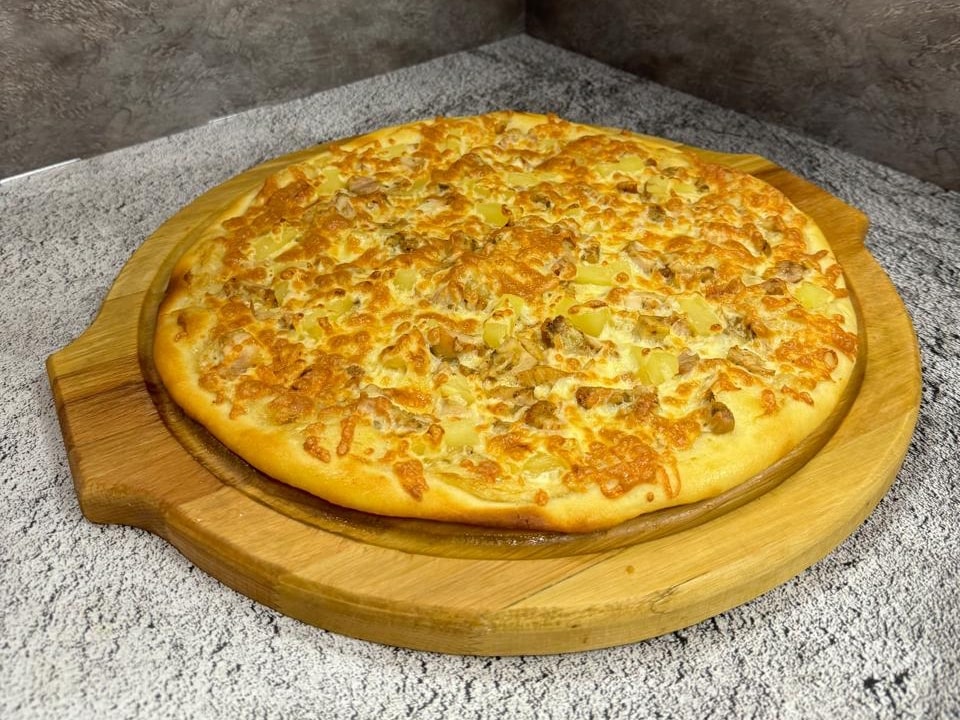 Пицца курица с ананасом