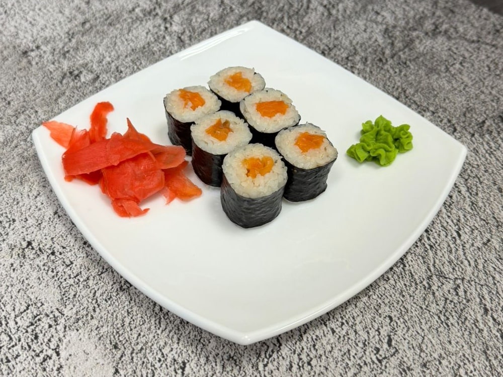 Роллы классика с копченым лососем