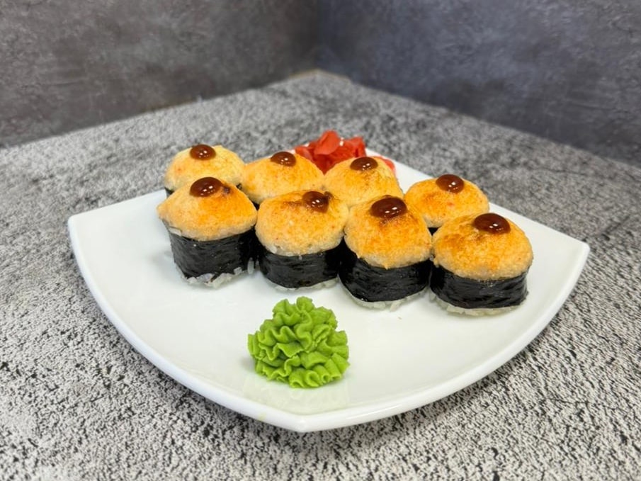 Запеченный ролл с мясом снежного краба
