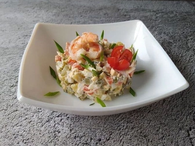 Оливье с креветками